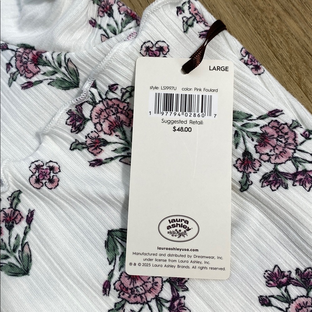 Laura Ashley Women's Pajamas 2 Piece Ribbed Knit Henley Top with shorts Large - Picture 5 of 6